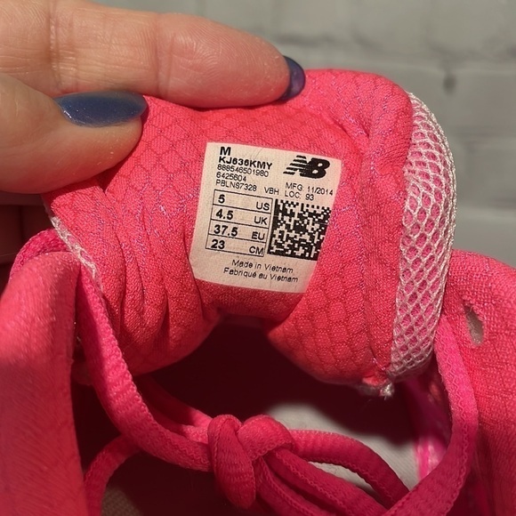 New balance 636 Susan G Komen running shoes new without box Sz 5 - Picture 5 of 8